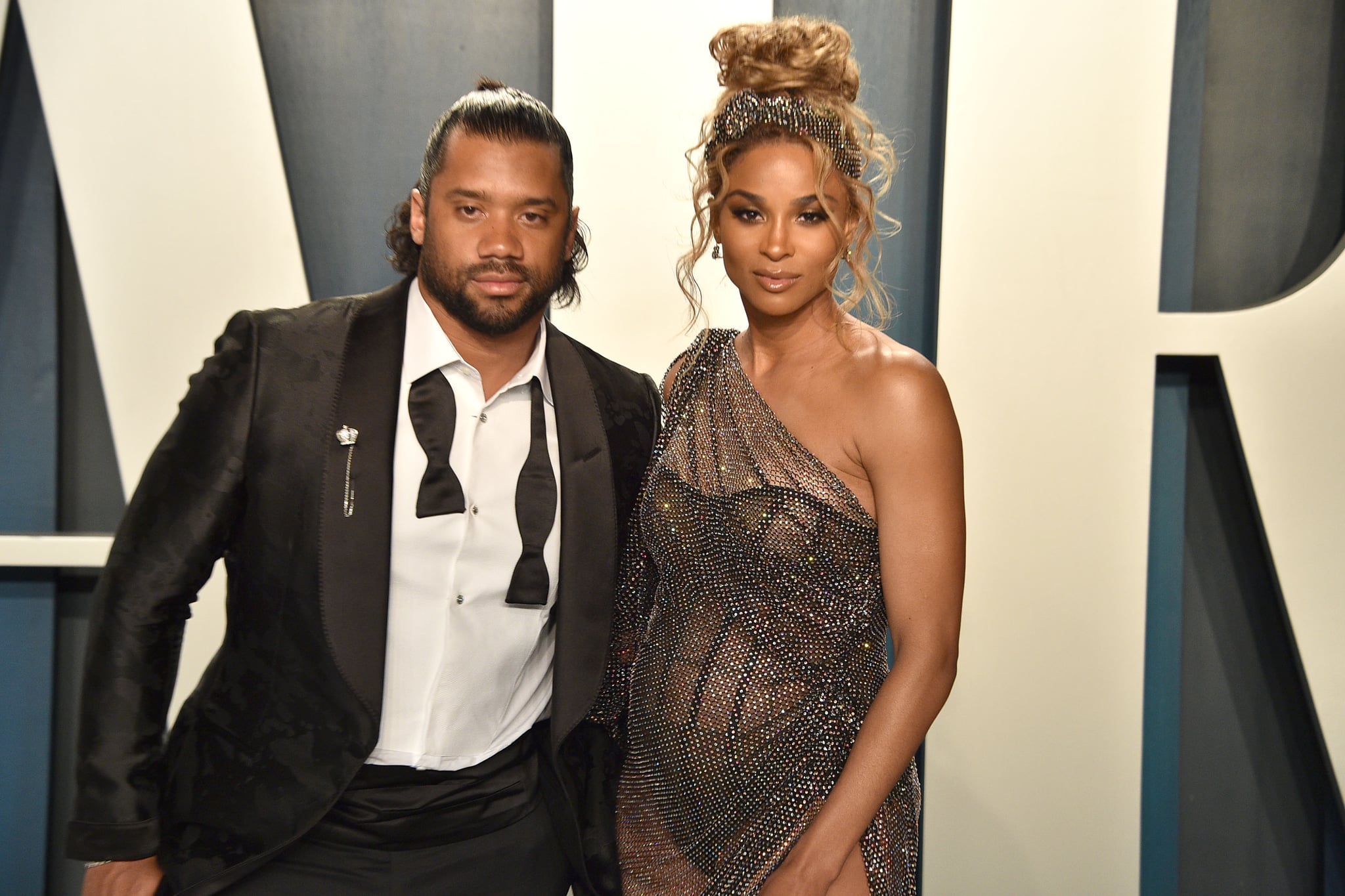 BEVERLY HILLS, CALIFORNIA - FEBRUARY 09: Russell Wilson and Ciara attend the 2020 Vanity Fair Oscar Party at Wallis Annenberg Center for the Performing Arts on February 09, 2020 in Beverly Hills, California. (Photo by David Crotty/Patrick McMullan via Getty Images)