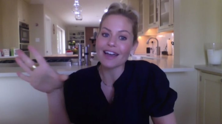 'Fuller House' Star Candace Cameron Bure Defends Husband's Boob Grab