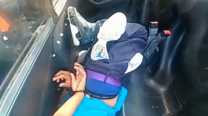 Aurora PD Cop Hogtied Woman in Patrol Car, Ignored Cries for Help for 20 Minutes