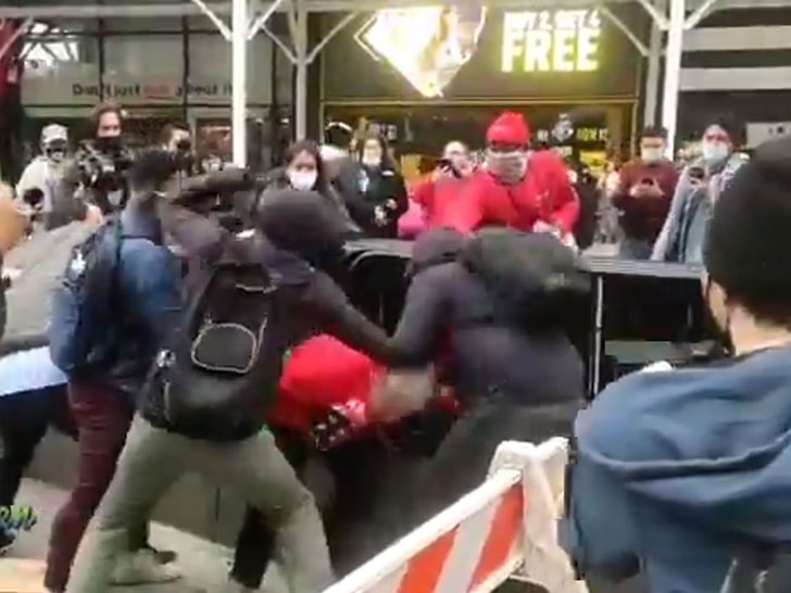 'Jews for Trump' Convoy in NYC Sparks Brawls on the Street