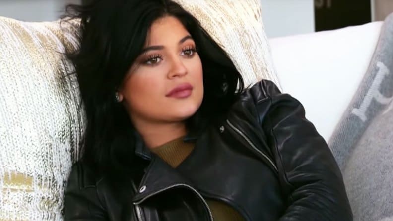 Billionaire Kylie Jenner Accused Of Getting A FULL FACE TRANSPLANT!! (Pics)