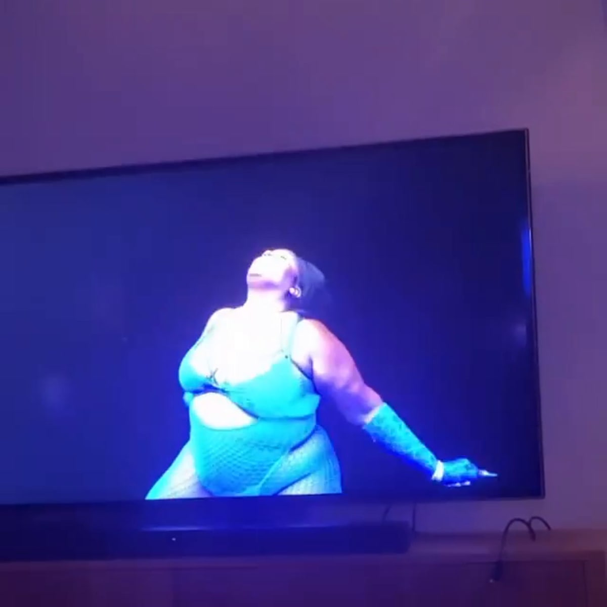 Lizzo Leaks Video Of Herself 'Struggle Twerking' In Lingerie!