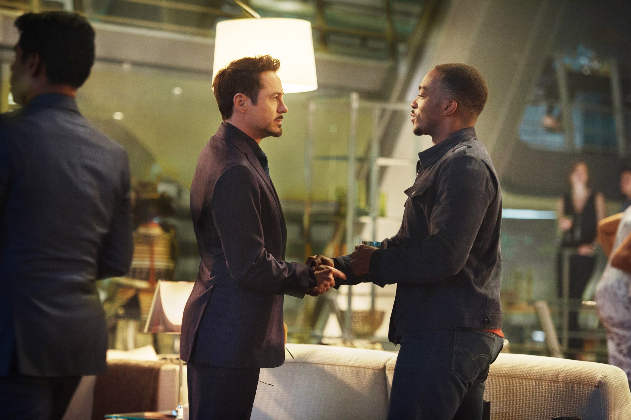 AVENGERS: AGE OF ULTRON, from left: Robert Downey Jr. as Tony Stark/Iron Man, Anthony Mackie as Sam Wilson/Falcon, 2015. ph: Jay Maidment /  Walt Disney Studios Motion Pictures / courtesy Everett Collection