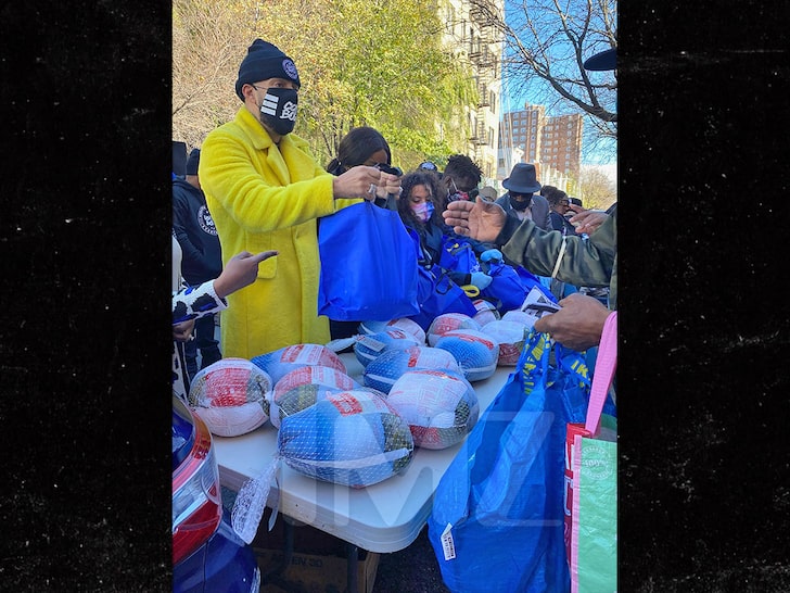 French Montana Helps Hand Out 500 Thanksgiving Turkeys in the Bronx