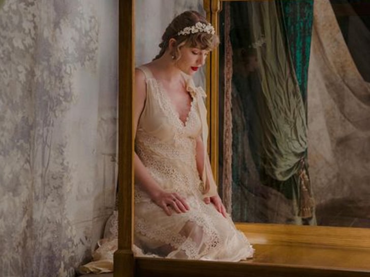 Taylor Swift is Not Married to Joe Alwyn Despite 'Wedding Dress' Photo