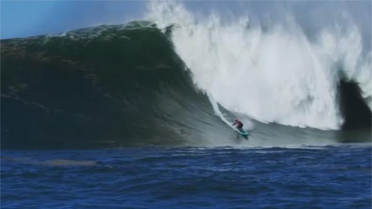 Crazy 50-Foot Wave at Mavericks and Surfer Peter Mel Owns it
