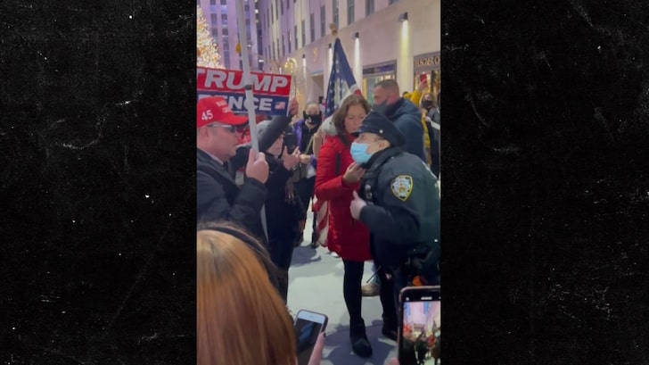NYPD Cop Shouts Down Protesting Trump Supporter Who Won't Wear Mask