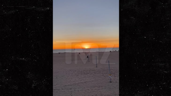 Sun Sets on 2020 in L.A. as Beachgoers Cheer and Applaud