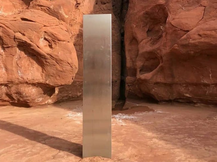 Monolith in the Utah Desert Removed by 4 Men, Not Aliens
