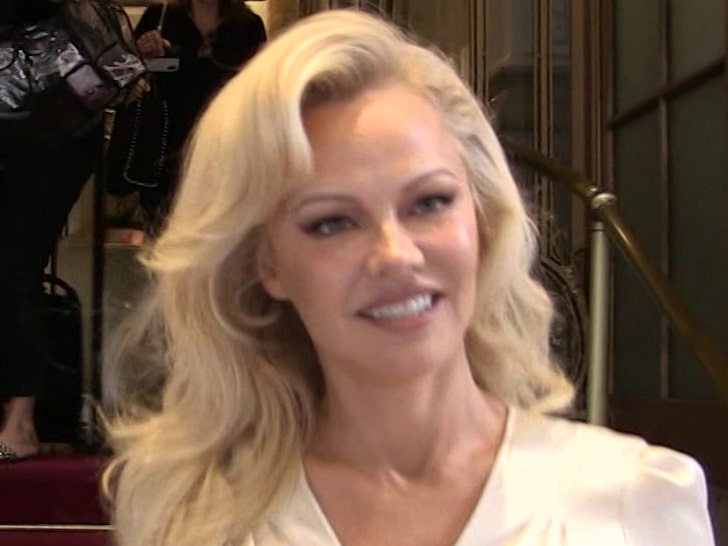 Pamela Anderson Marries Her Bodyguard, Fell In Love in Lockdown