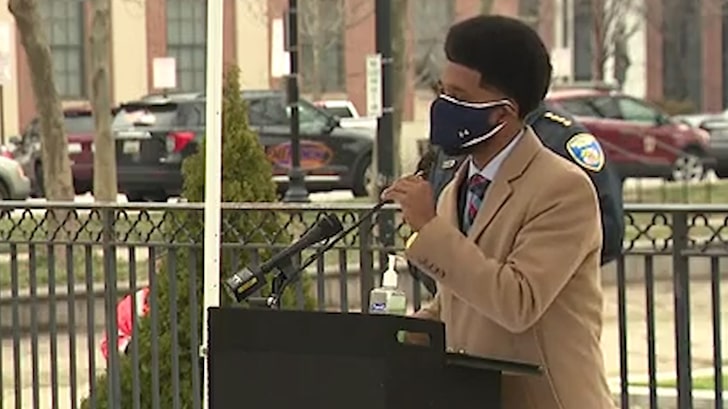 Baltimore Mayor Brandon Scott Tells Heckler 'Shorty Pull Your Mask Up'