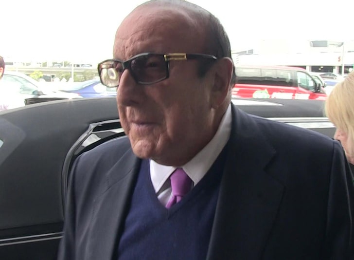 Music Mogul Clive Davis Diagnosed with Bell's Palsy