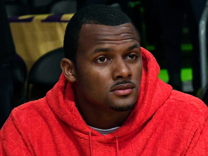 Deshaun Watson Text Message Shows QB Apologizing For Behavior, Lawyer Claims