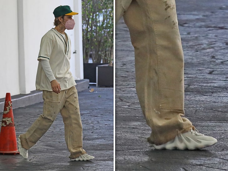 Justin Bieber Rocking Kanye's Sold-Out Yeezy 450 in Cloud Whites