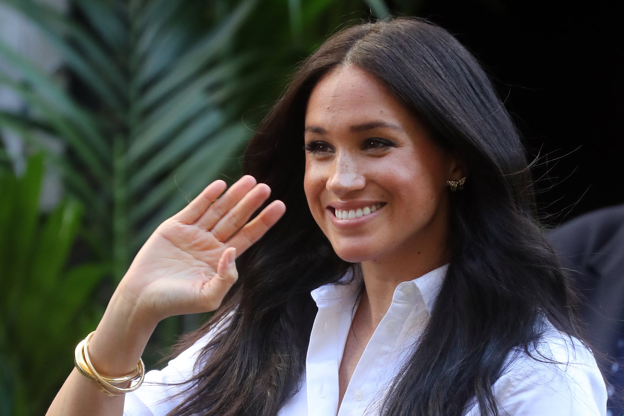 LONDON, ENGLAND - SEPTEMBER 12: Meghan, Duchess of Sussex waves after launching the Smart Works capsule collection on September 12, 2019 in London, England. Created in September 2013 Smart Works exists to help unemployed women regain the confidence they need to succeed at job interviews and return to employment. (Photo by Chris Jackson/Getty Images)