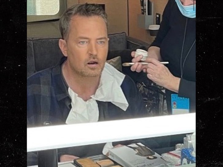Matthew Perry Reveals 'Friends' Reunion Filming in Now-Deleted IG Pic