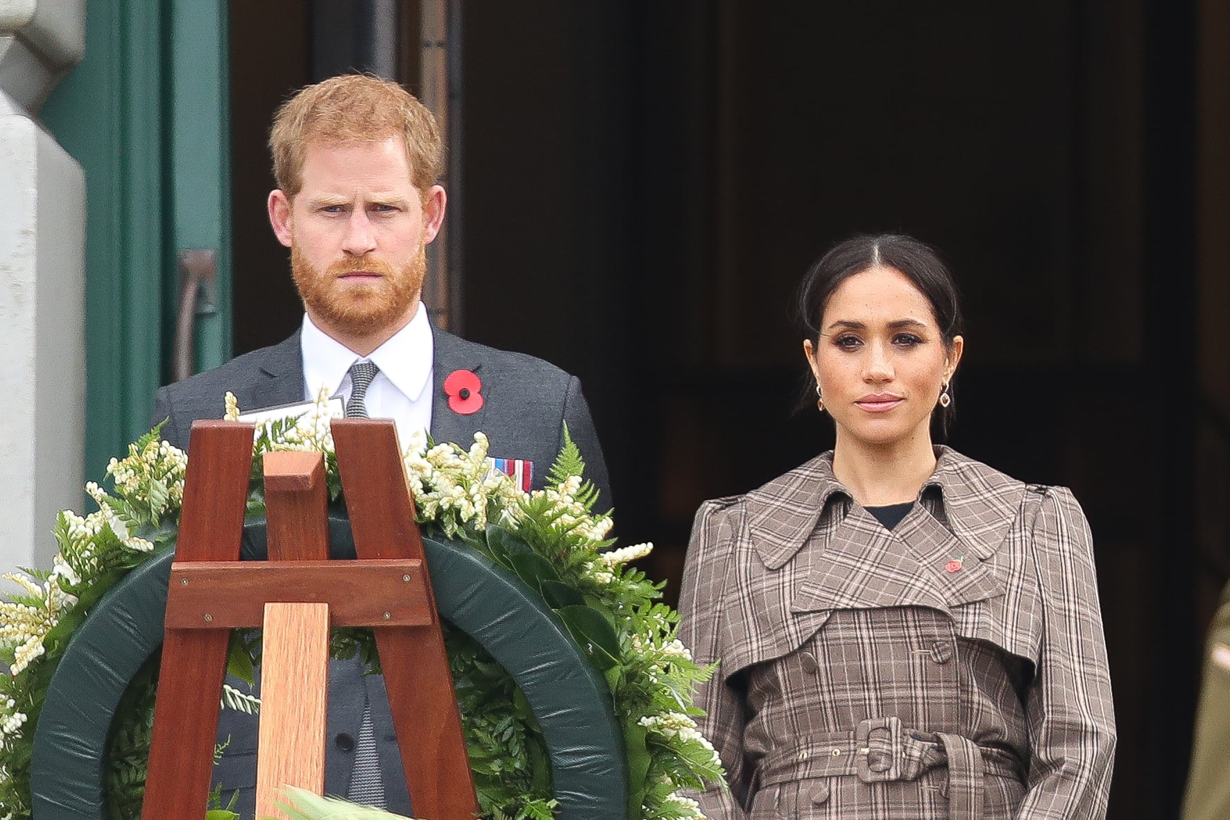 WELLINGTON, NEW ZEALAND - OCTOBER 28:  Prince Harry, Duke of Sussex and Meghan, Duchess of Sussex Laying Wreath at the National War Memorial on October 28, 2018 in Wellington, New Zealand. The Duke and Duchess of Sussex are on their official 16-day Autumn tour visiting cities in Australia, Fiji, Tonga and New Zealand.  (Photo by Chris Jackson/Getty Images)