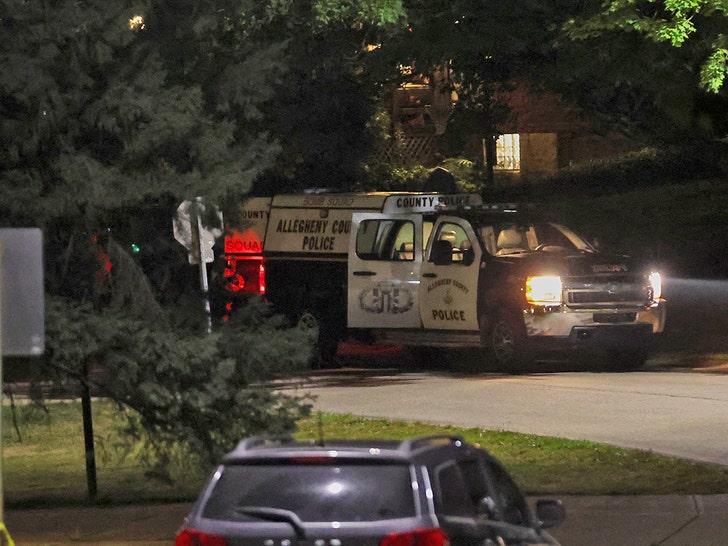 cops outside of home of Thomas Matthew Crooks