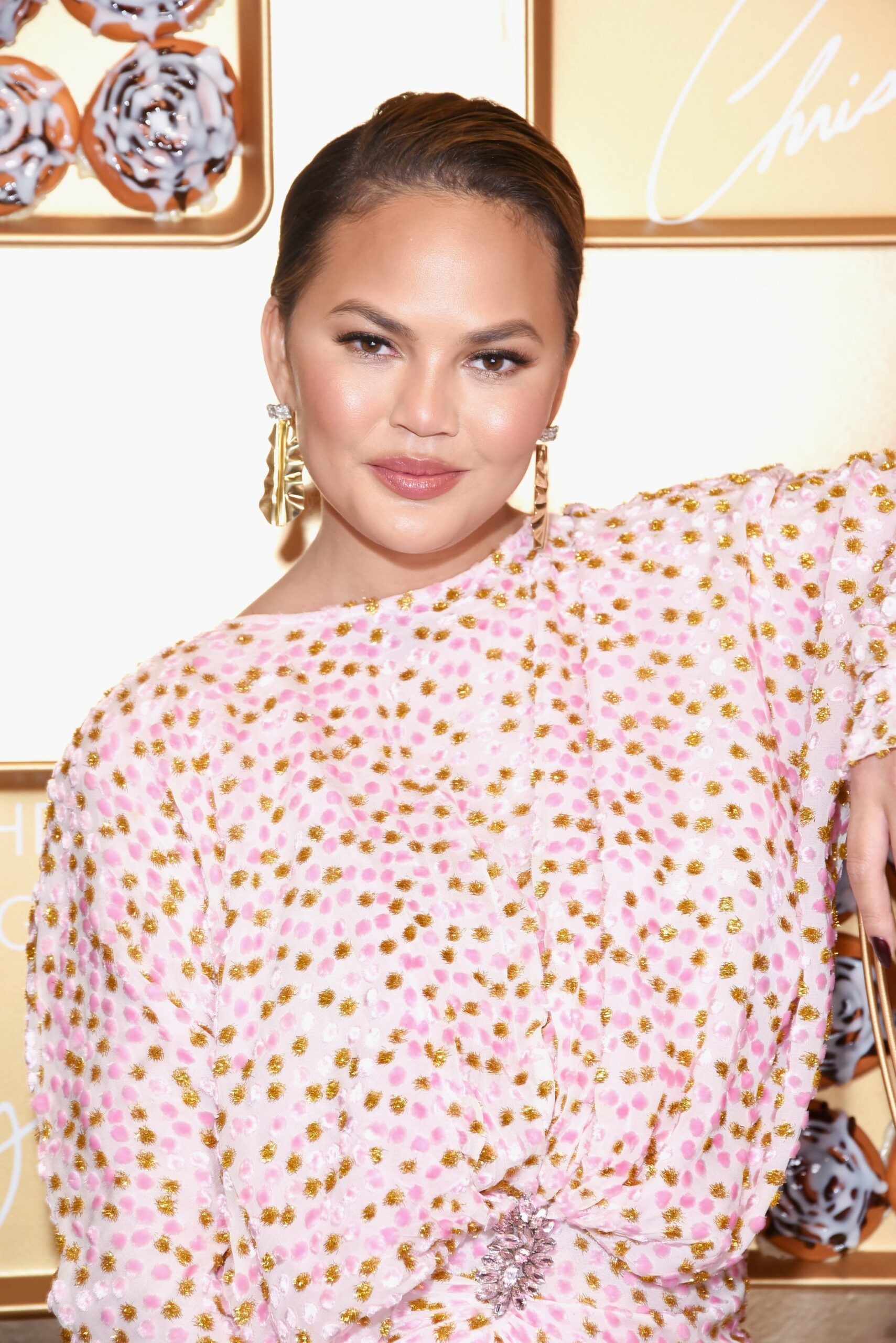 LOS ANGELES, CA - OCTOBER 21:  Chrissy Teigen attends SEPHORiA: House of Beauty - Session Four at The Majestic Downtown on October 21, 2018 in Los Angeles, California.  (Photo by Presley Ann/Getty Images for Sephora)
