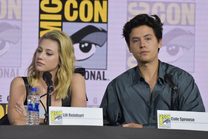 cole lili comic con Lili Reinhart & Cole Sprouses Body Language At Comic Con Is Giving Me Anxiety