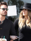 Khloé Kardashian Got
Real About Holding Hands With Scott Disick