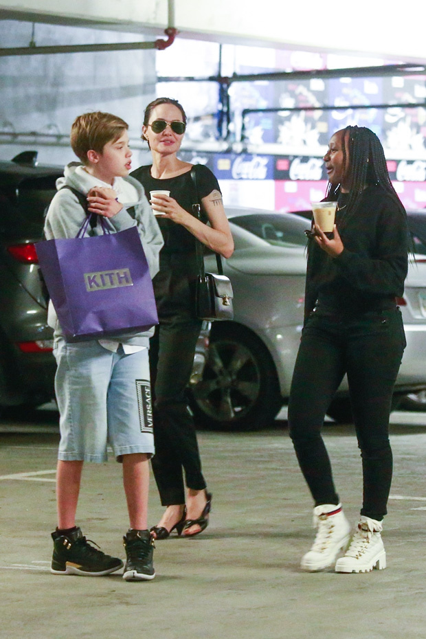 Angelina Jolie and daughters Shiloh Jolie-Pitt and Zahara Jolie-Pitt