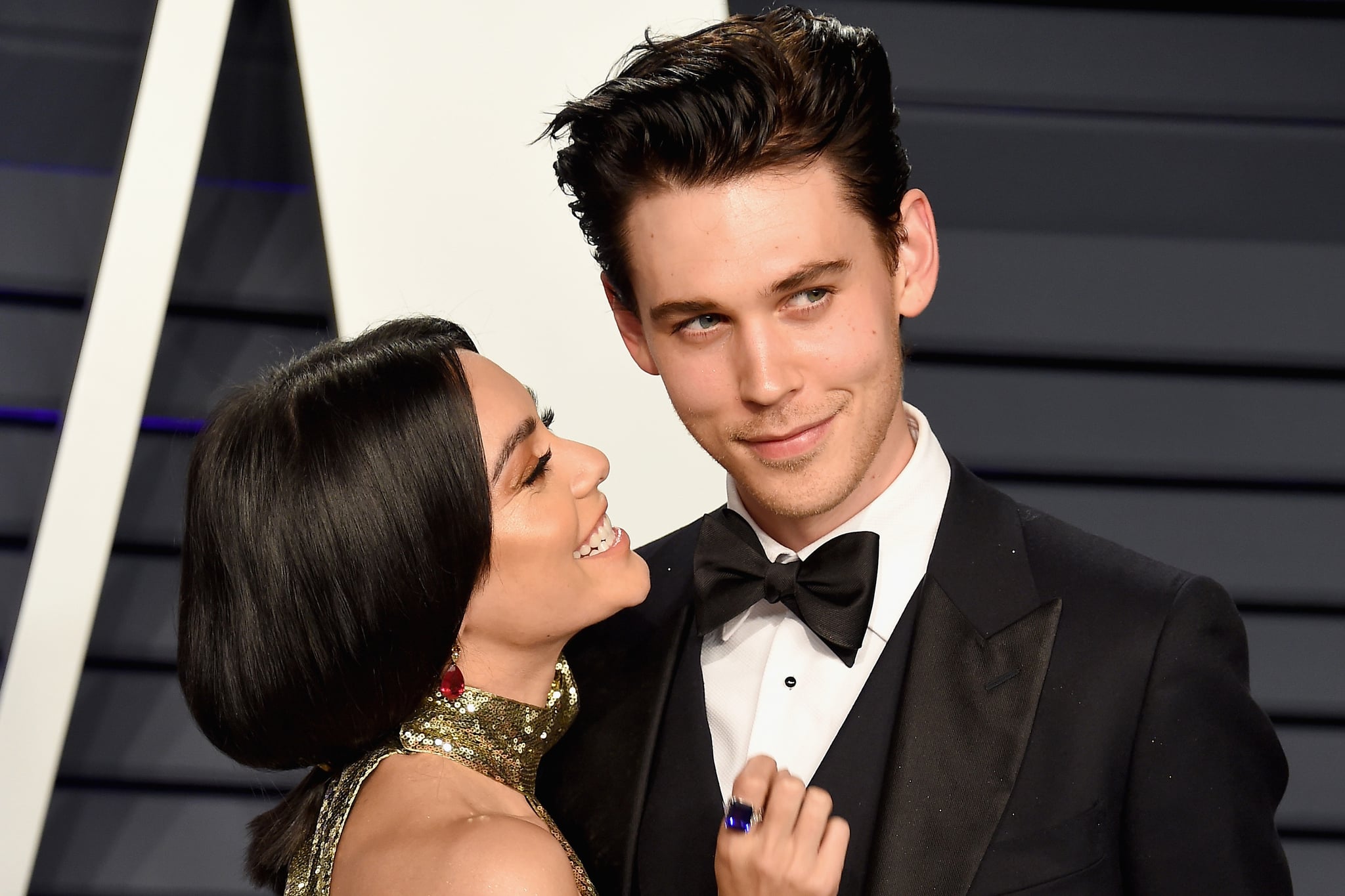 BEVERLY HILLS, CA - FEBRUARY 24: Vanessa Hudgens (L) and Austin Butler attend the 2019 Vanity Fair Oscar Party hosted by Radhika Jones at Wallis Annenberg Center for the Performing Arts on February 24, 2019 in Beverly Hills, California.  (Photo by Gregg DeGuire/FilmMagic)