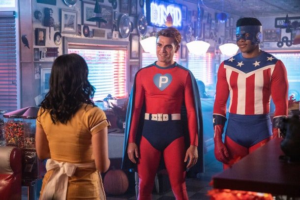 7eea29ba ce62 4ad5 bb91 ebefc56fd7b1 rvd404b 0249b Archie & Cheryls Costumes On The Halloween Episode Of Riverdale Are So On Brand